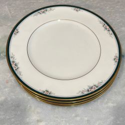 NORITAKE LANDON 4111 DINNER PLATES  (4)1 Small Plate 