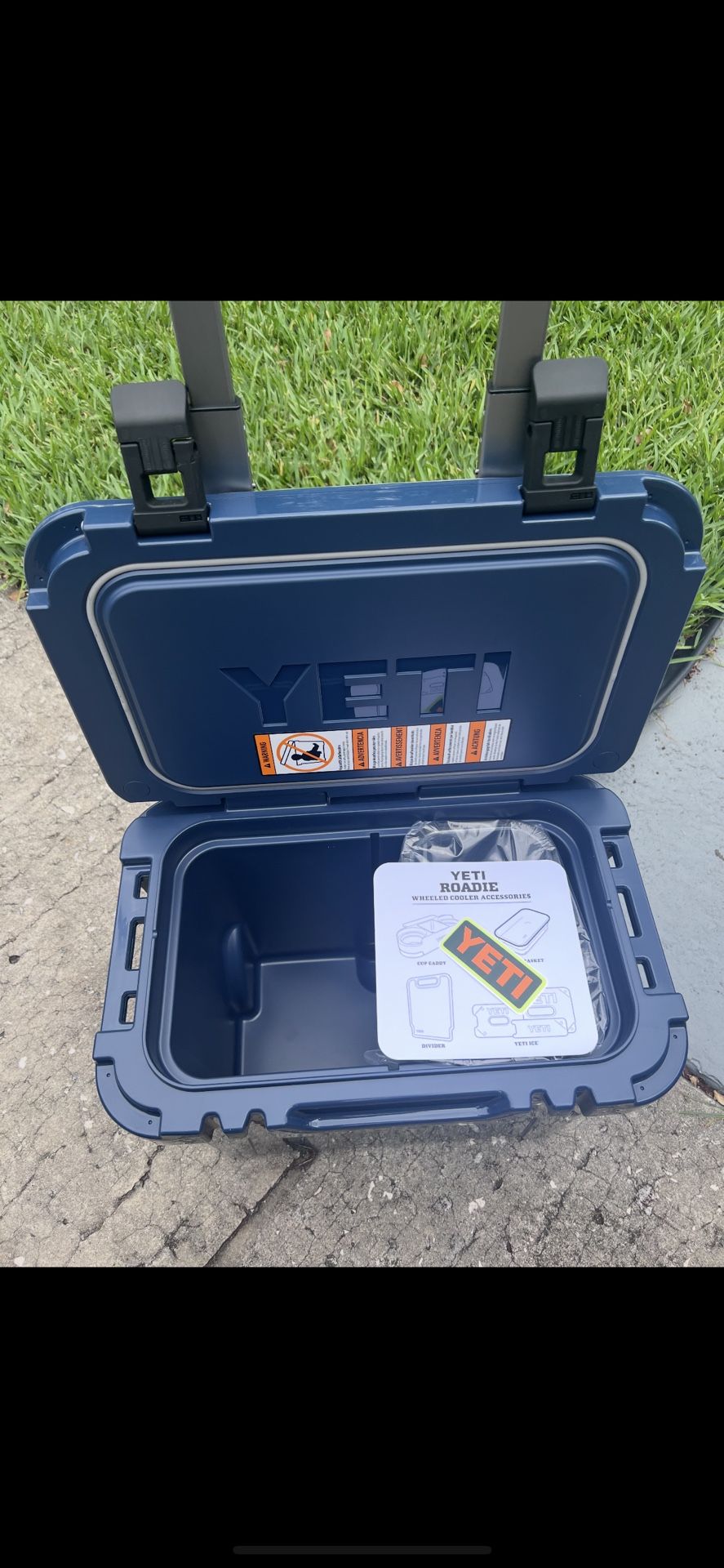 New YETI Roadie 48 wheeled cooler…… Navy Blue