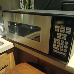 GE Profile Space Maker Microwave 