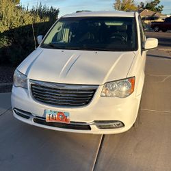 2016 Chrysler Town & Country
