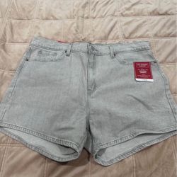 Women’s Shorts 
