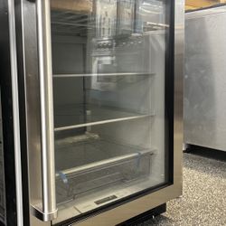Subzero 24” Undercounter Beverage Center Stainless Steel 