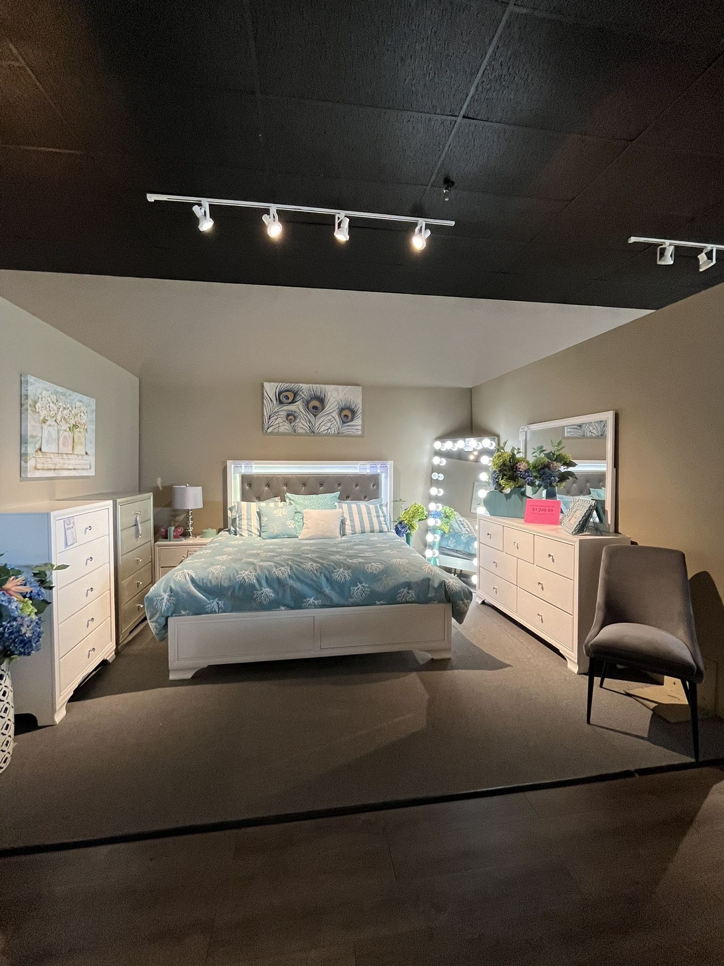 White 4PC King Bedroom Set