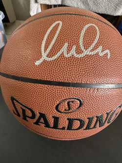 LUKA DONCIC SIGNED SPALDING AUTOGRAPHED BASKETBALL (MAVERICKS LAKERS) W/COA 888
