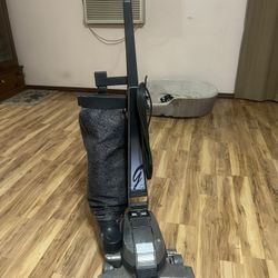 Kirby G4 Upright Vacuum 