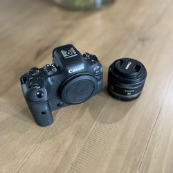 Canon EOS R6 Mirrorless Camera with RF50mm F1.8 STM