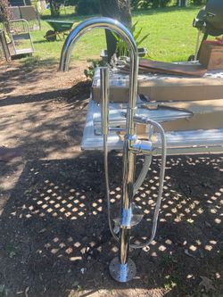 FREESTANDING BATHTUB FAUCET