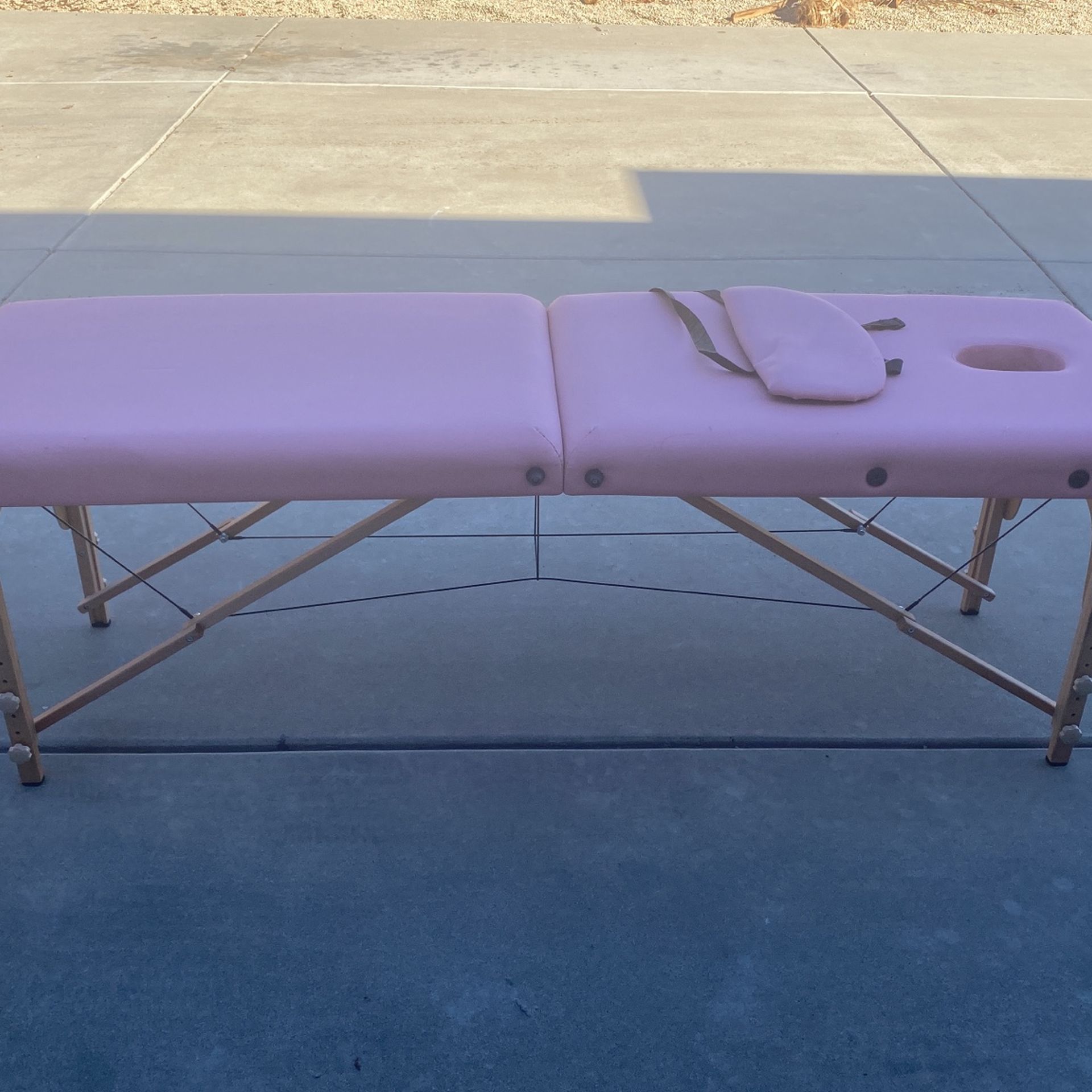Professional massage table
