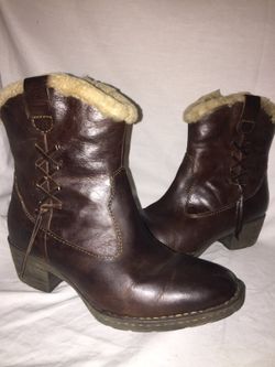 Born boots size 7 sheep lining "very nice"