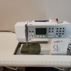 BERNINA AURORA 440