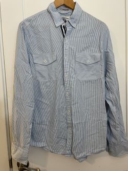 Women’s Fitted Button Up Long Sleeve Shirt / Medium