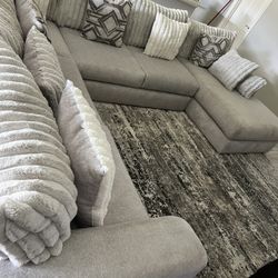 Moreau Street 3 Pc Left Arm Chaise Sectional