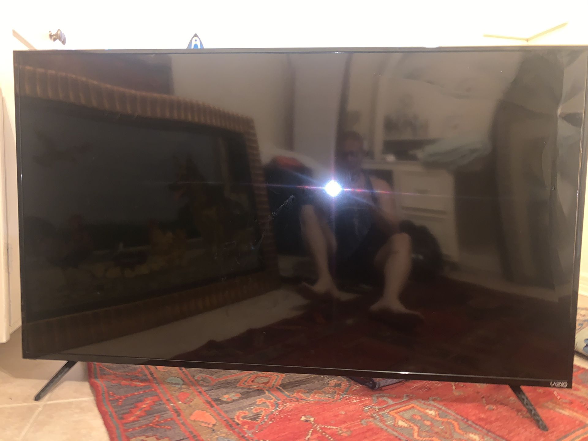 Vizio 60’ 4K smart tv/Broken Screen