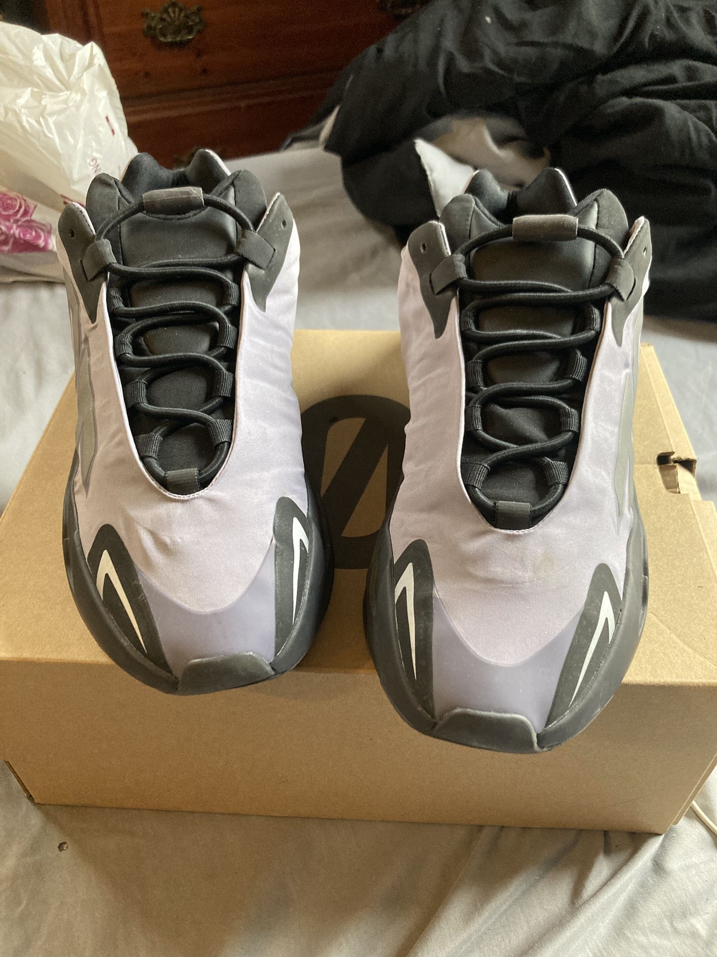 Yeezy 700 Sz 10.5 - 80$ Great Condition