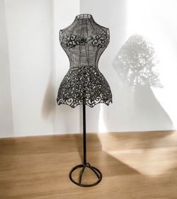 Metal Mannequin Bust Vintage Look - Mannequin Female Decorative
