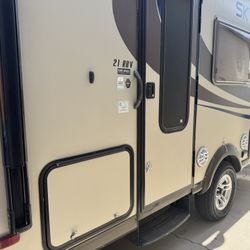 2012 Sky Lark Jayco Travel Trailer 