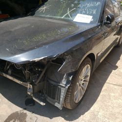 2013 BMW 750I FOR PARTS
