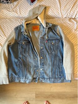 Levi’s Denim Jacket w/ Grey Hoodie – Womens XL (Unique Hybrid Style)