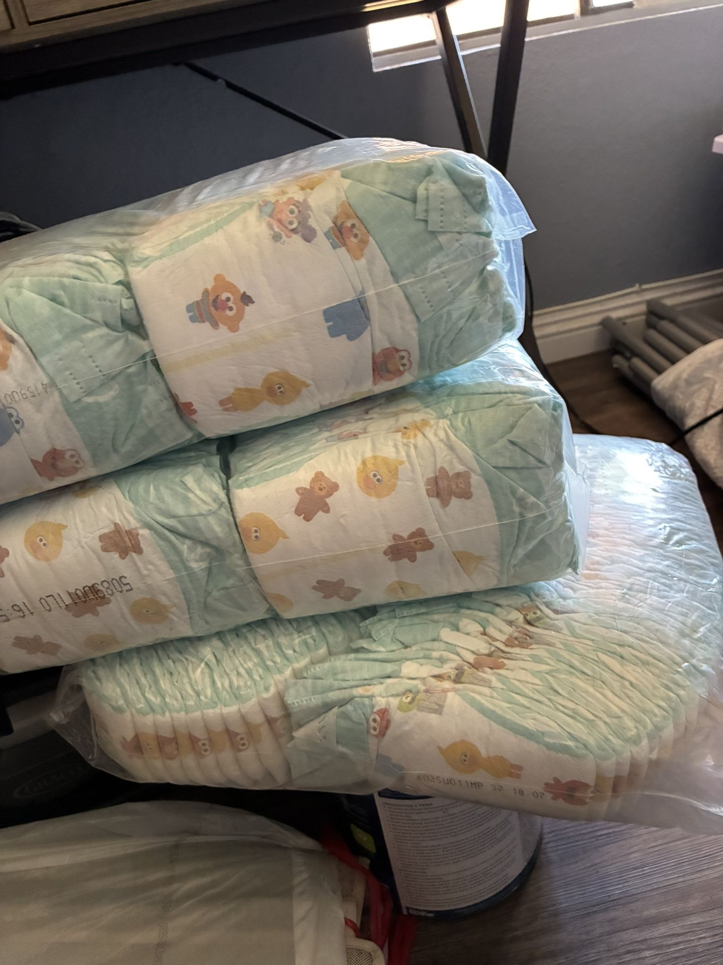 174 Size 1 Pampers 3 Sleeves Available 