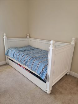Young America Twin bed