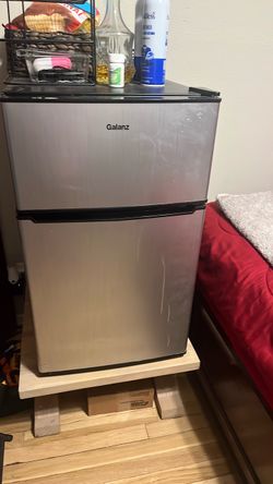 Mini fridge