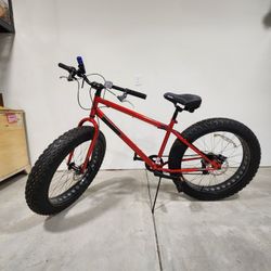 Mongoose Hitch All-Terrain Fat Tire Bike, 26-inch wheels, Men's Style, Red


