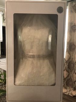 Wedding dress Beautiful ivory- size 2