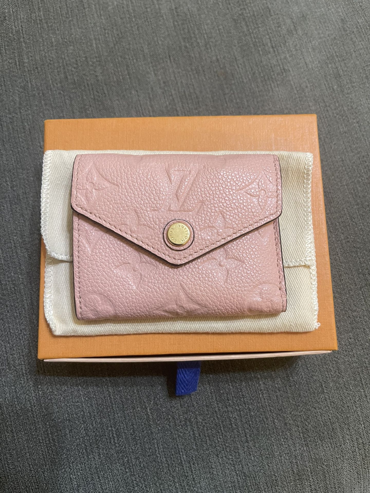Pre-loved Louis Vuitton Zoé Wallet Monogram Empreinte Leather in