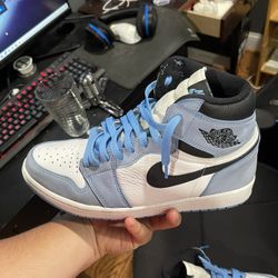 Jordan 1 University Blue Size 9.5 
