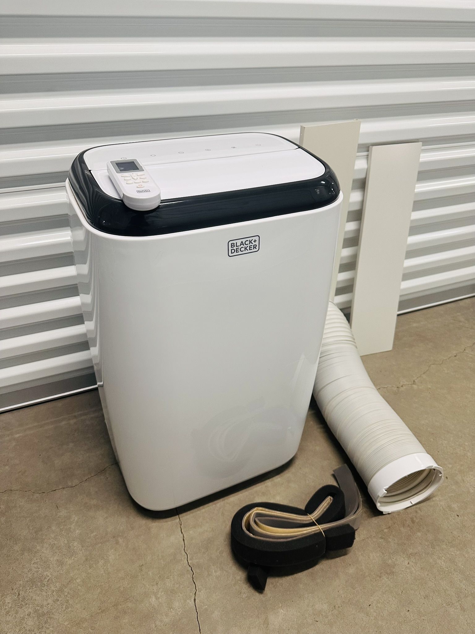 #43 14,000 BTU Black and Decker Portable Air Conditioner!