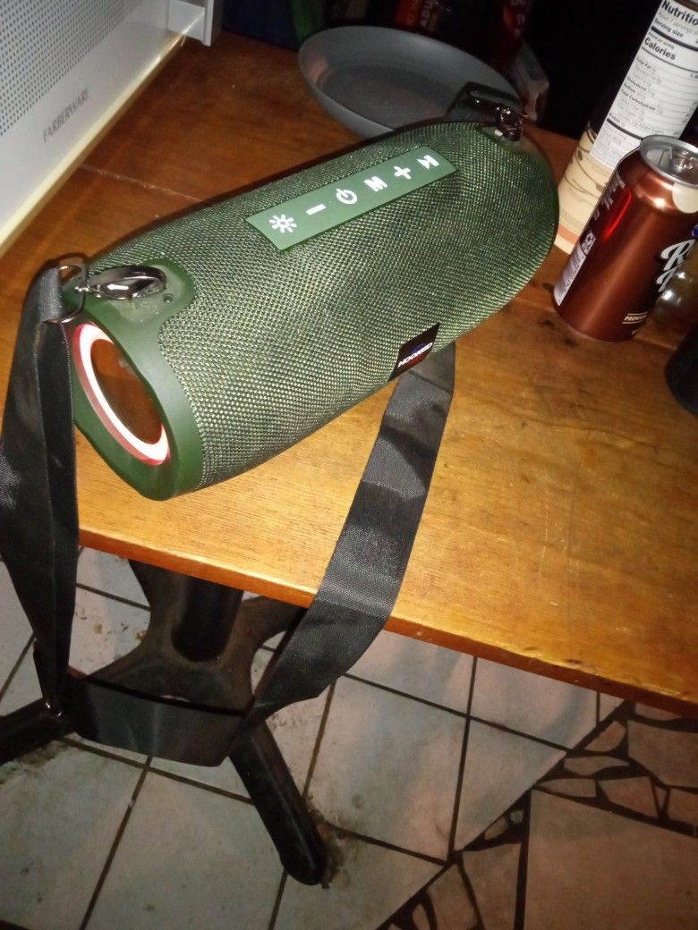Hooked Hd322 Bluetooth Speaker System 