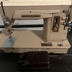 Singer 404 Sewing Machine