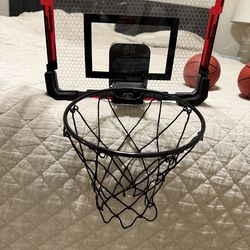 Mini basketball hoop