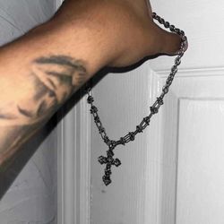 Cross Chain Barb Neclace