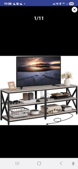 Yaheetech TV Stand with Power Outlet For Up To 70" TV