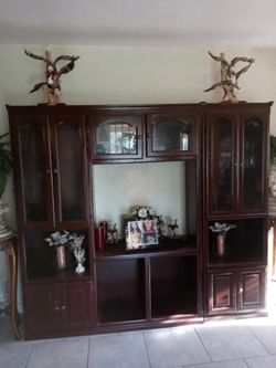 Tv stand in very good condition