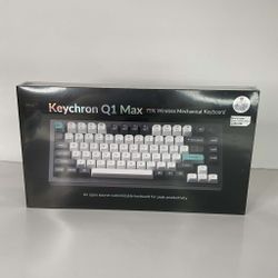 NEW- Keychron Q1 Customizable  Wireless Mechanical Keyboard. 