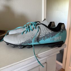Big kids soccer cleats size 5.5