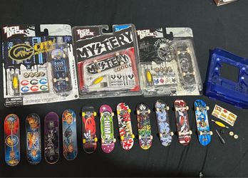 Huge Lot of Vintage Tech Deck Stakeboards Fingerboards Zoo York World Industries New With Accessories