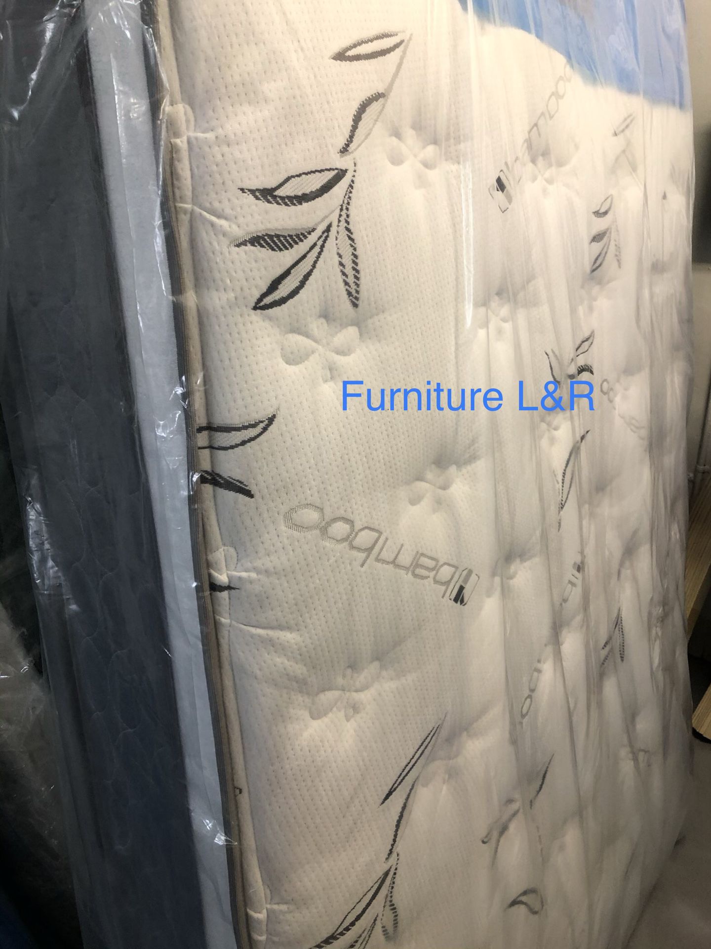 QUEEN SIZE MATTRESS EURO TOP AND BOX SPRING 💥💥READY FOR PICK UP OR DELIVERY AVAILABLE
