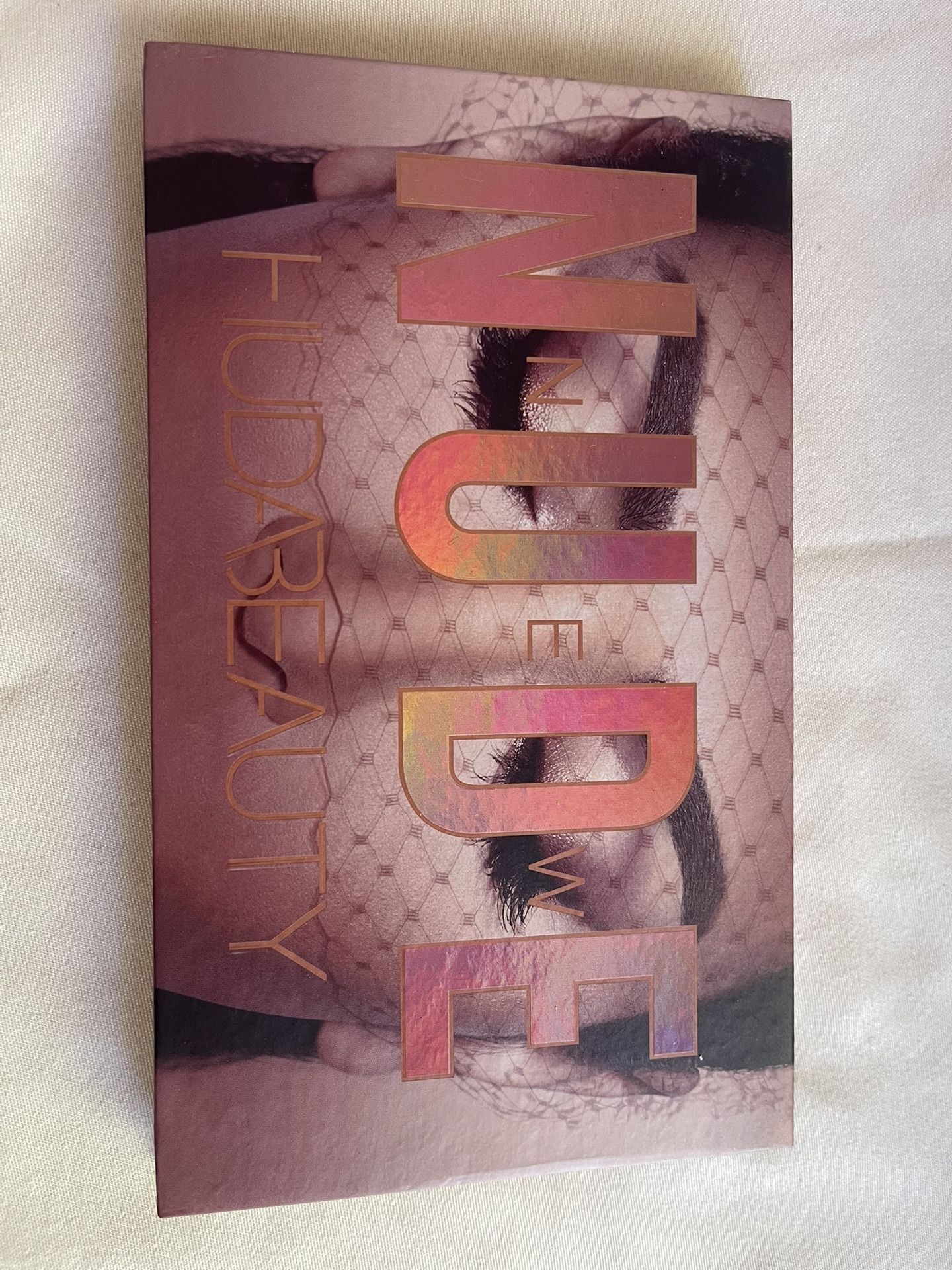 Huda beauty Nude Palette