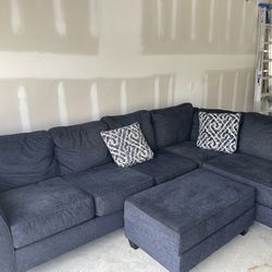 Broyhill Sectional Couch W/ Futon