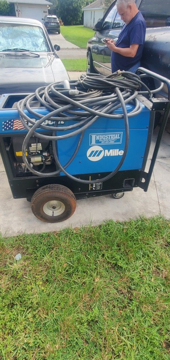 Miller Bobcat 225 Welder and Generator