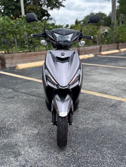 GREY SPORTY 50CC MOPED GAS POWER