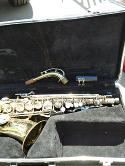 Bundy Saxophone with Case
