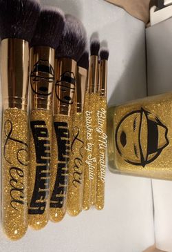 Custom makeup brushes