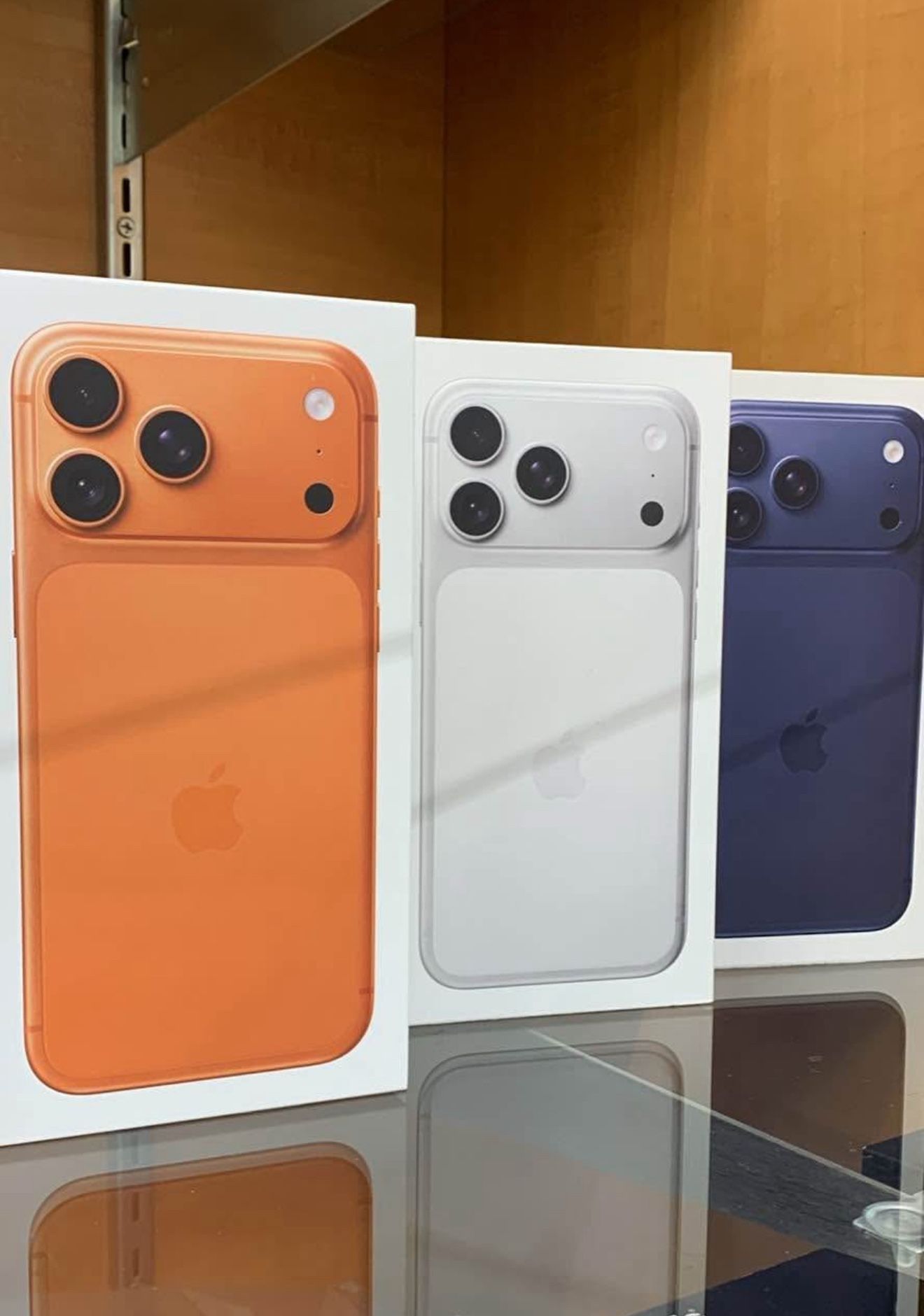 Factory Unlocked Apple iPhone 17 Pro Max 