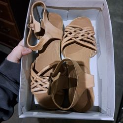 Size 10 New Sandals 
