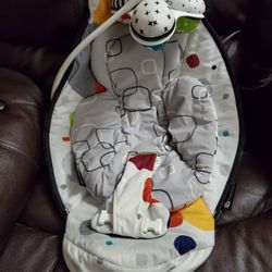 4 Moms Covers with charger