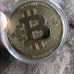 Gold Bitcoin Coin - Crypto 
